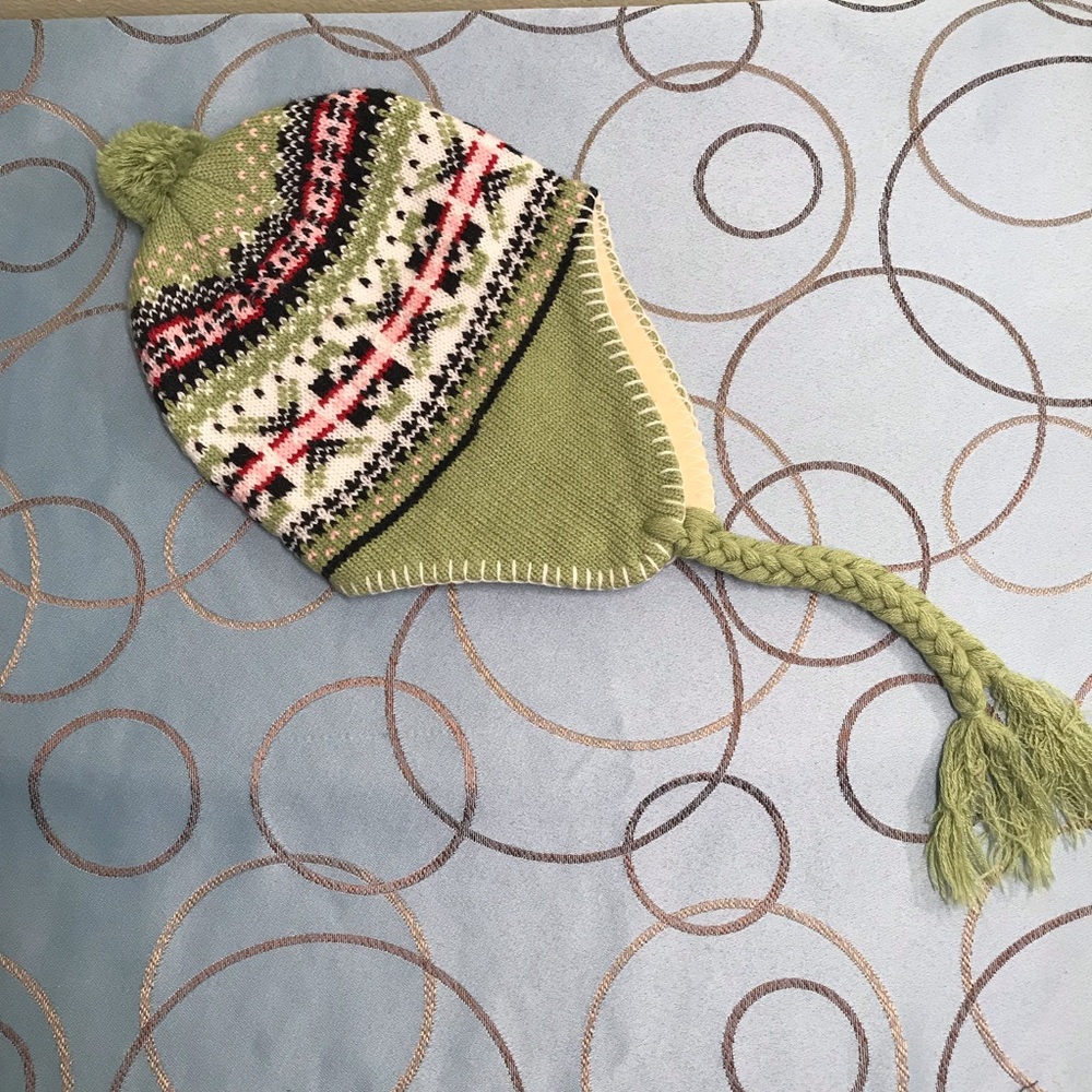 Green Jacquard Knit Winter Hat with Eartflaps - Picture 2 of 2